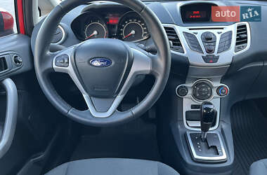 Хэтчбек Ford Fiesta 2012 в 