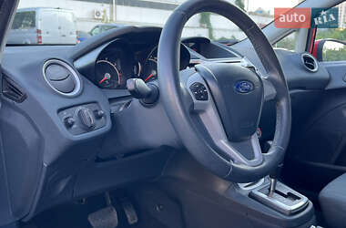 Хэтчбек Ford Fiesta 2012 в 