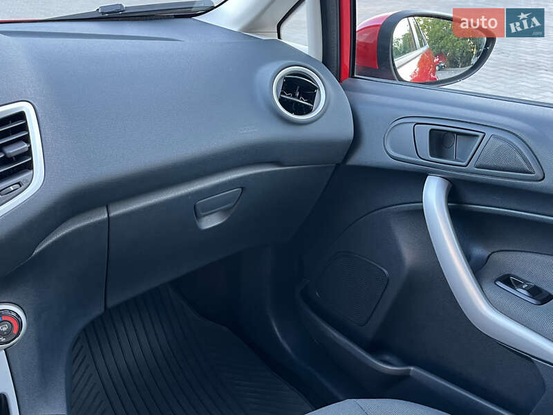 Хэтчбек Ford Fiesta 2012 в Одессе