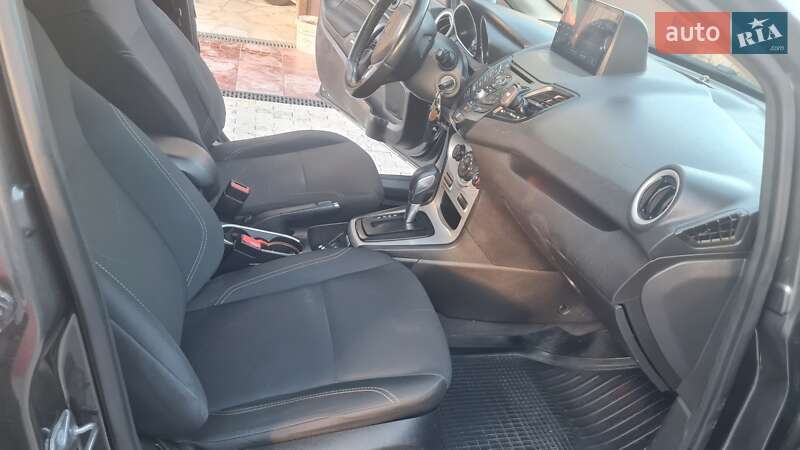 Седан Ford Fiesta 2015 в Киеве