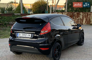 Хэтчбек Ford Fiesta 2012 в 