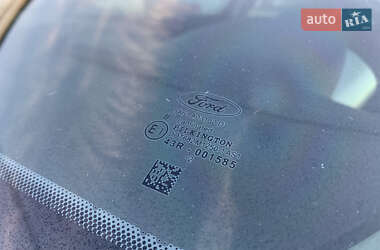 Хэтчбек Ford Fiesta 2012 в 
