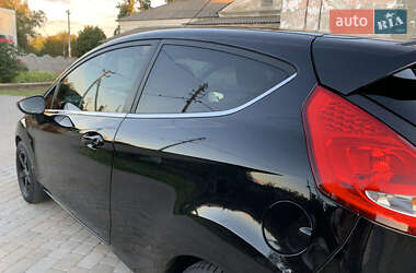Хэтчбек Ford Fiesta 2012 в 