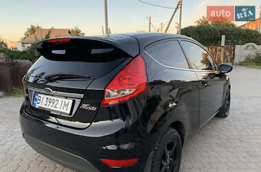Хэтчбек Ford Fiesta 2012 в 