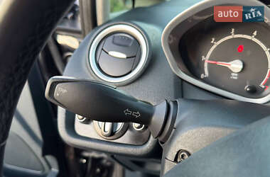Хэтчбек Ford Fiesta 2012 в 