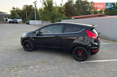 Хэтчбек Ford Fiesta 2012 в 