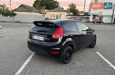 Хэтчбек Ford Fiesta 2012 в 