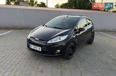 Хэтчбек Ford Fiesta 2012 в 