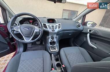 Хэтчбек Ford Fiesta 2011 в 