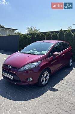 Хэтчбек Ford Fiesta 2011 в 