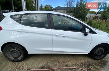 Хэтчбек Ford Fiesta 2018 в 