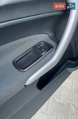 Хэтчбек Ford Fiesta 2011 в 