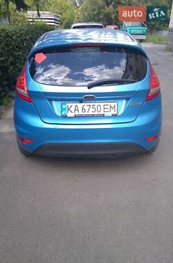 Хэтчбек Ford Fiesta 2012 в 