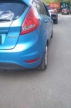 Хэтчбек Ford Fiesta 2012 в 