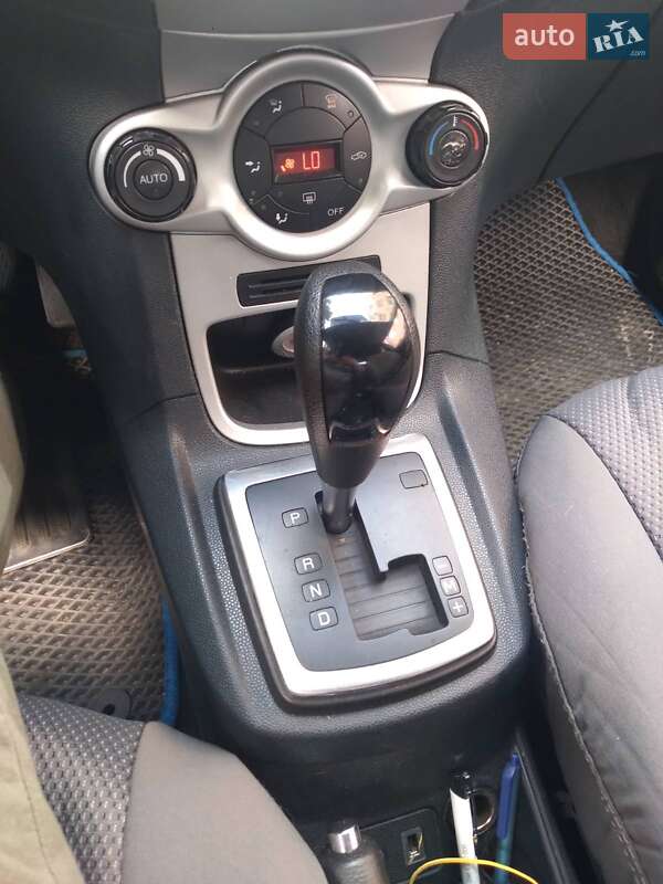 Хэтчбек Ford Fiesta 2012 в Киеве фото 13 Хэтчбек Ford Fiesta 2012 в Киеве