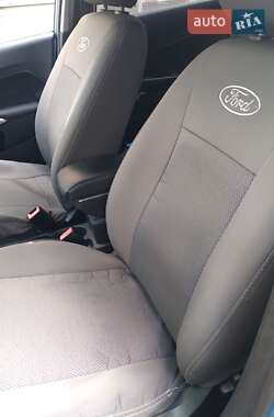 Хэтчбек Ford Fiesta 2012 в 