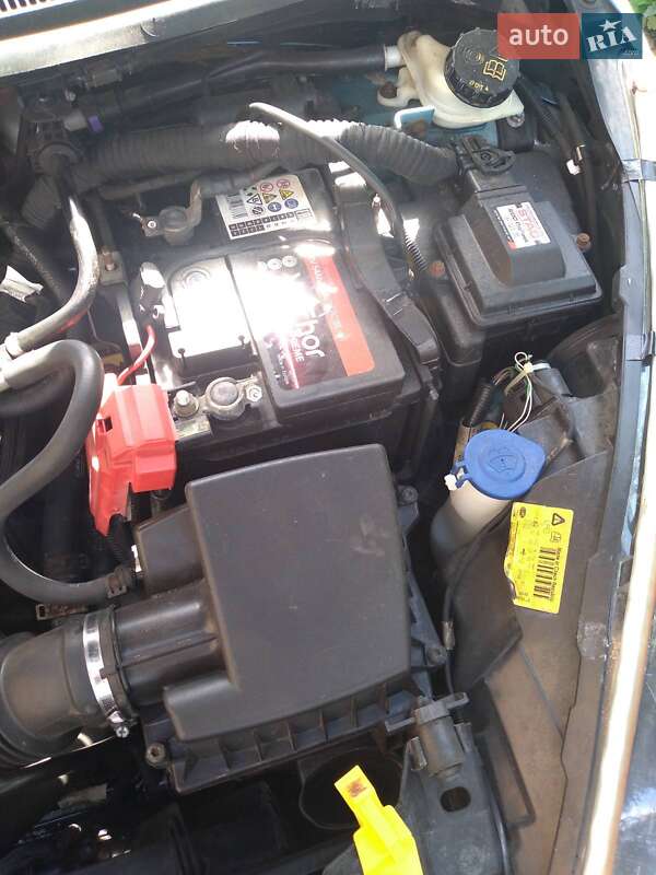 Хэтчбек Ford Fiesta 2012 в Киеве фото 18 Хэтчбек Ford Fiesta 2012 в Киеве