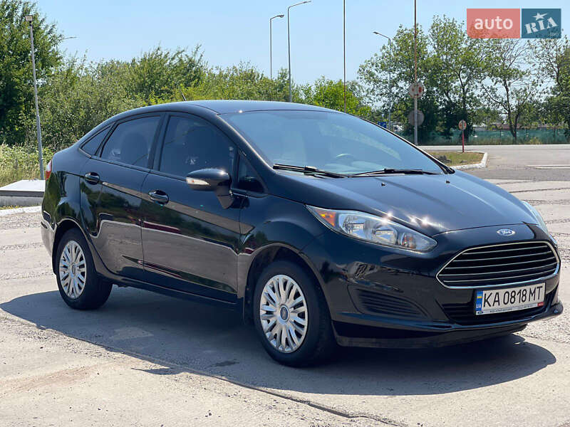 Седан Ford Fiesta 2019 в Ужгороде