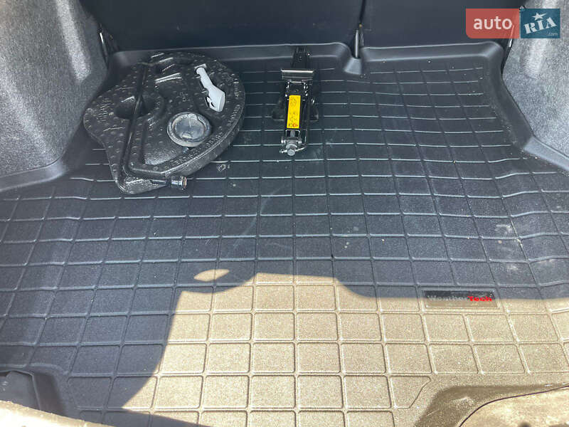 Седан Ford Fiesta 2019 в Ужгороде