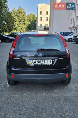 Хэтчбек Ford Fiesta 2006 в 