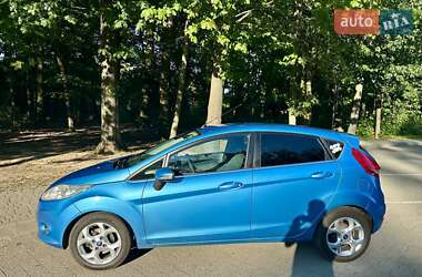 Хэтчбек Ford Fiesta 2009 в 