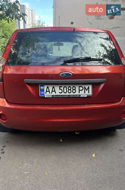 Хэтчбек Ford Fiesta 2006 в 