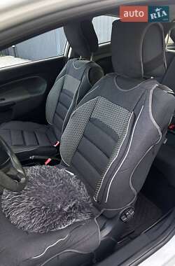 Хэтчбек Ford Fiesta 2010 в 