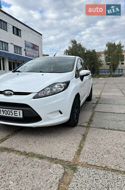 Хэтчбек Ford Fiesta 2011 в 