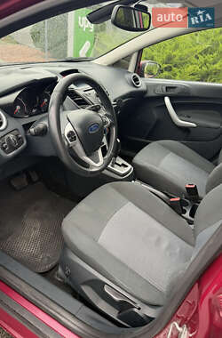 Хэтчбек Ford Fiesta 2011 в 