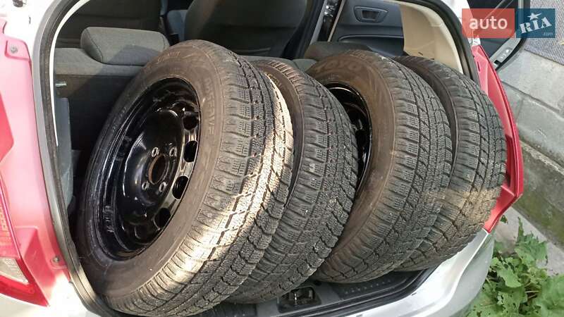 Хэтчбек Ford Fiesta 2011 в Ровно фото 18 Хэтчбек Ford Fiesta 2011 в Ровно