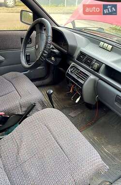 Хэтчбек Ford Fiesta 1990 в 