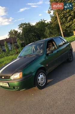 Хэтчбек Ford Fiesta 2001 в 