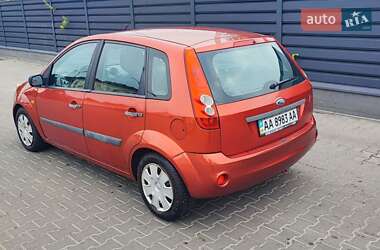 Хэтчбек Ford Fiesta 2006 в 