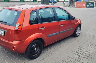 Хэтчбек Ford Fiesta 2006 в 
