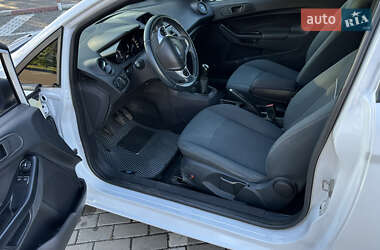 Хэтчбек Ford Fiesta 2012 в 