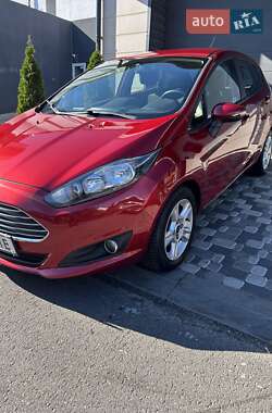 Хэтчбек Ford Fiesta 2016 в 
