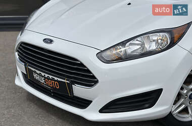 Хэтчбек Ford Fiesta 2019 в 