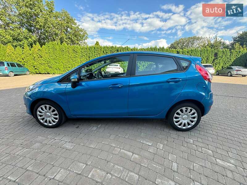 Хэтчбек Ford Fiesta 2016 в Киеве