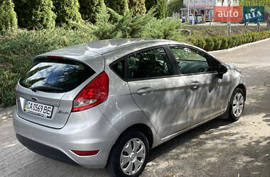 Хэтчбек Ford Fiesta 2011 в 