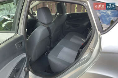 Хэтчбек Ford Fiesta 2011 в 