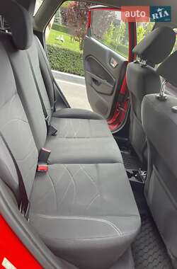 Хэтчбек Ford Fiesta 2014 в 