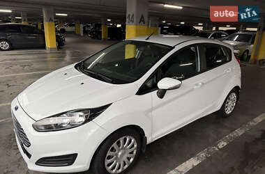 Хетчбек Ford Fiesta 2015 в Львові