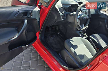 Хэтчбек Ford Fiesta 2012 в 