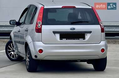 Хэтчбек Ford Fiesta 2007 в 
