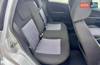 Хэтчбек Ford Fiesta 2007 в 