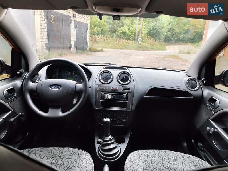 Хэтчбек Ford Fiesta 2007 в Чернигове