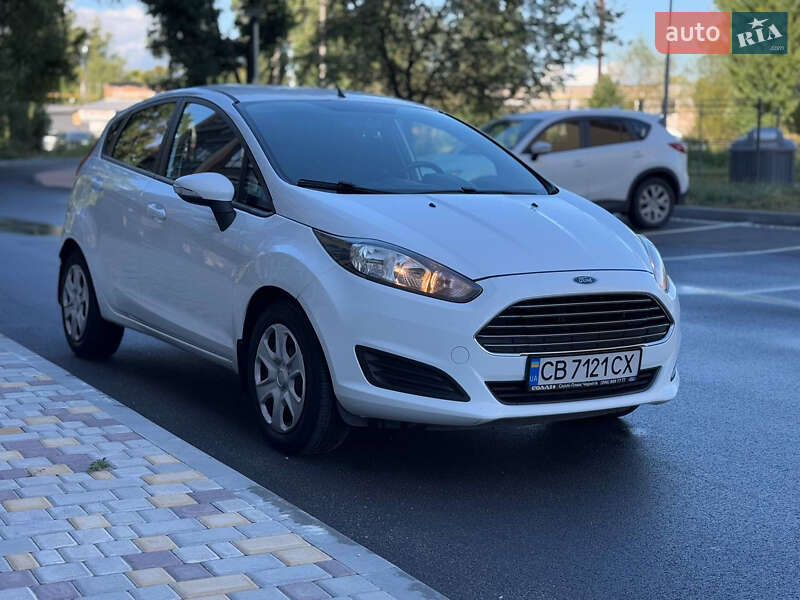 Хетчбек Ford Fiesta 2013 в 
