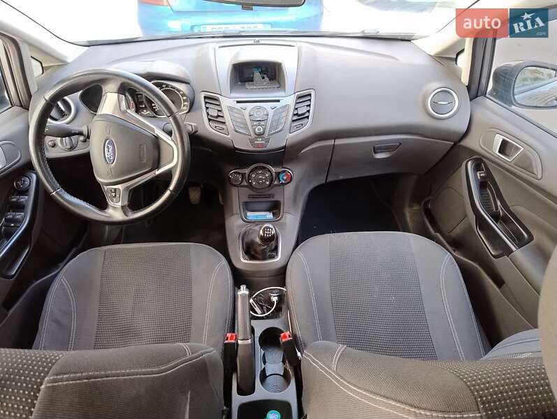 Хэтчбек Ford Fiesta 2015 в Киеве