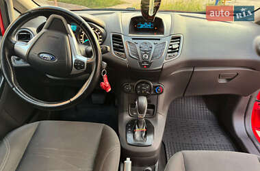 Хетчбек Ford Fiesta 2016 в 