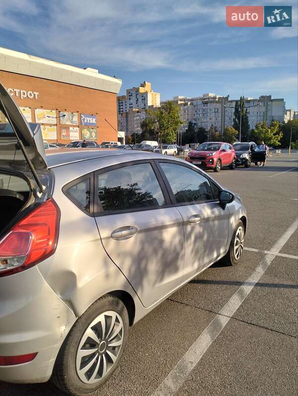 Седан Ford Fiesta 2015 в Броварах